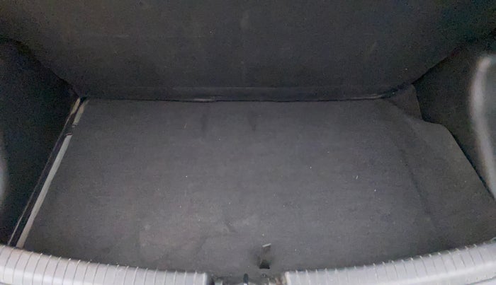 2016 Hyundai Grand i10 ASTA 1.2 KAPPA VTVT, Petrol, Manual, 37,552 km, Boot Inside