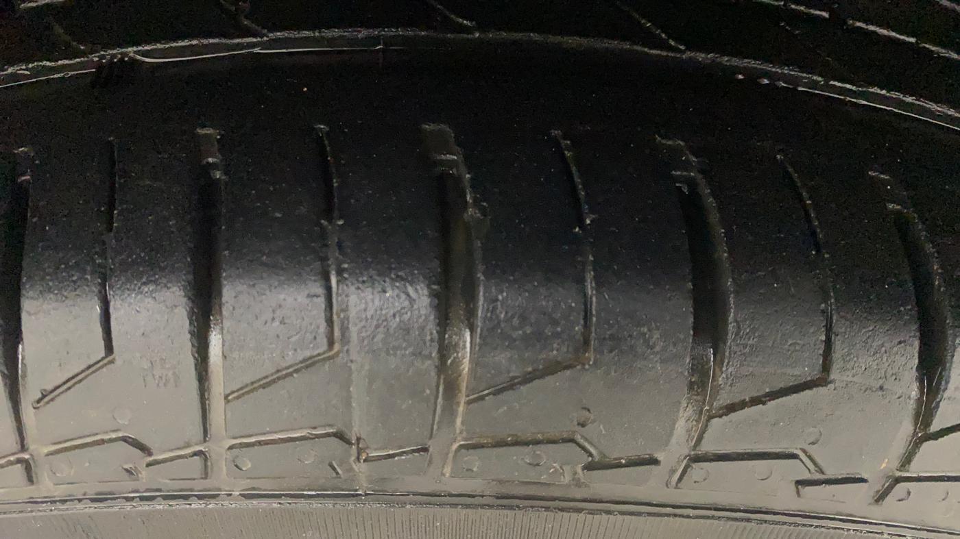 2021 Maruti S Cross ZETA AT 1.5, Petrol, Automatic, 88,075 km, Left Front Tyre Tread