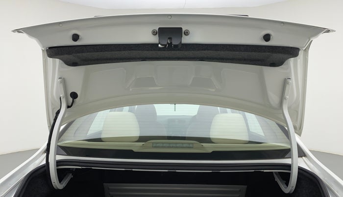 2018 Skoda Rapid 1.6 MPI MT ACTIVE, Petrol, Manual, 28,557 km, Boot Door Open