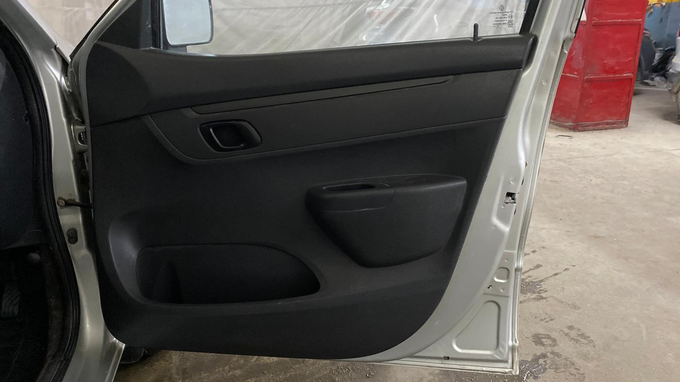 2015 Renault Kwid RXT 0.8, Petrol, Manual, 40,815 km, Driver Side Door Panels Control