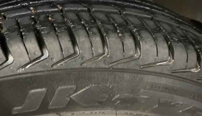 2015 Renault Kwid RXT 0.8, Petrol, Manual, 40,590 km, Right Rear Tyre Tread