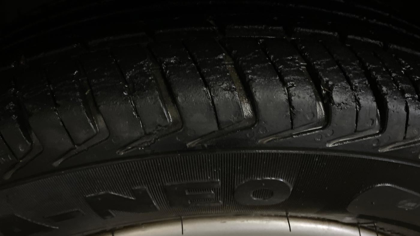 2015 Renault Kwid RXT 0.8, Petrol, Manual, 40,815 km, Left Front Tyre Tread