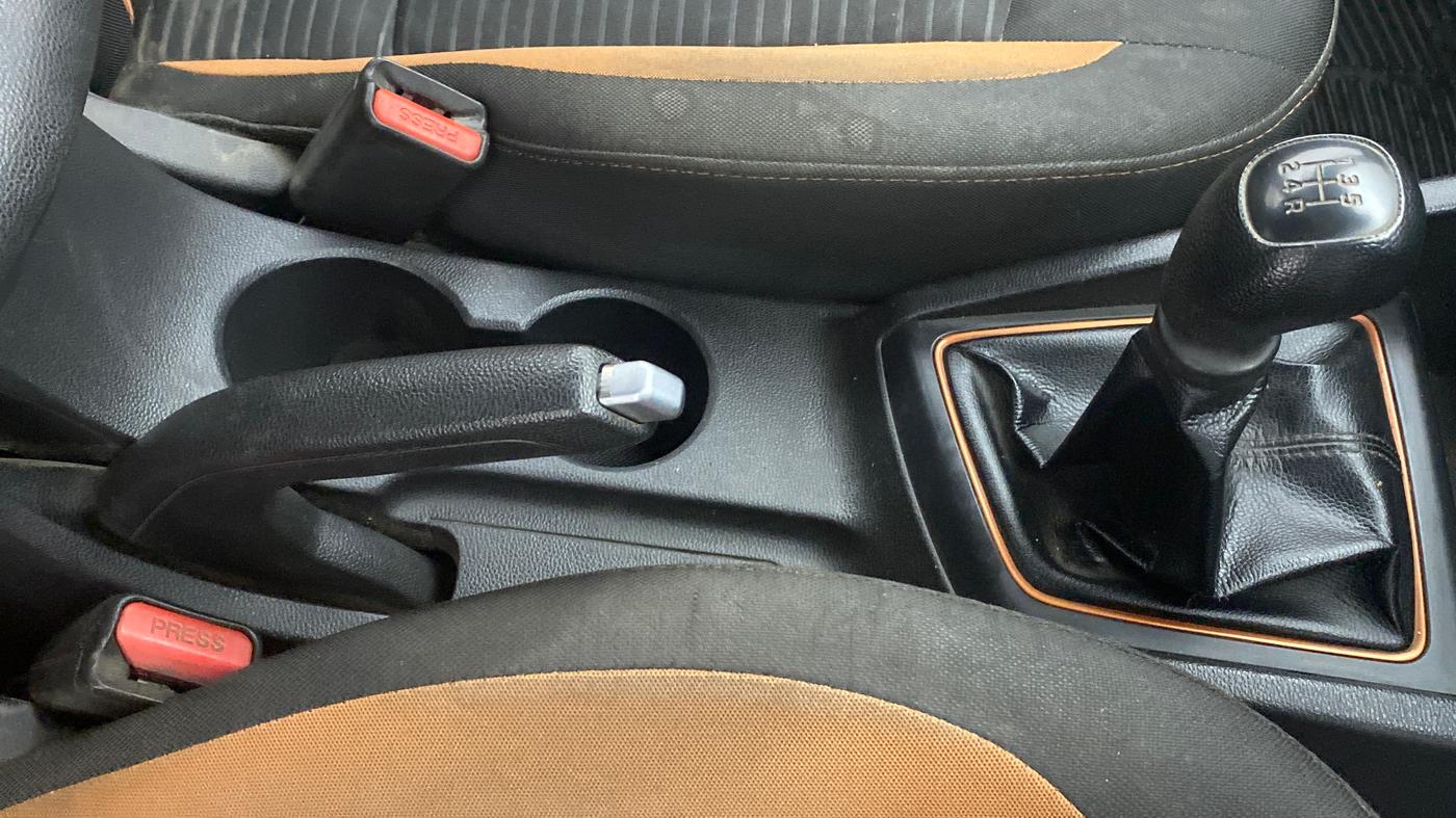 2015 Hyundai i20 Active 1.2 S, Petrol, Manual, 45,853 km, Gear Lever