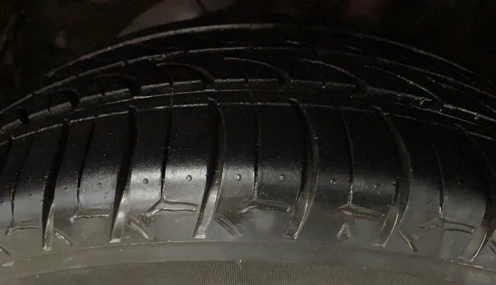 2016 Maruti Baleno ALPHA PETROL 1.2, Petrol, Manual, 76,641 km, Left Front Tyre Tread