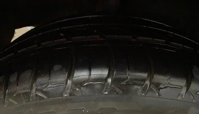 2016 Maruti Baleno ALPHA PETROL 1.2, Petrol, Manual, 76,641 km, Right Rear Tyre Tread