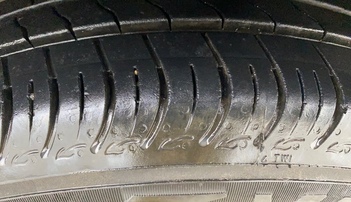 2017 Maruti Celerio ZXI, Petrol, Manual, 60,420 km, Right Front Tyre Tread