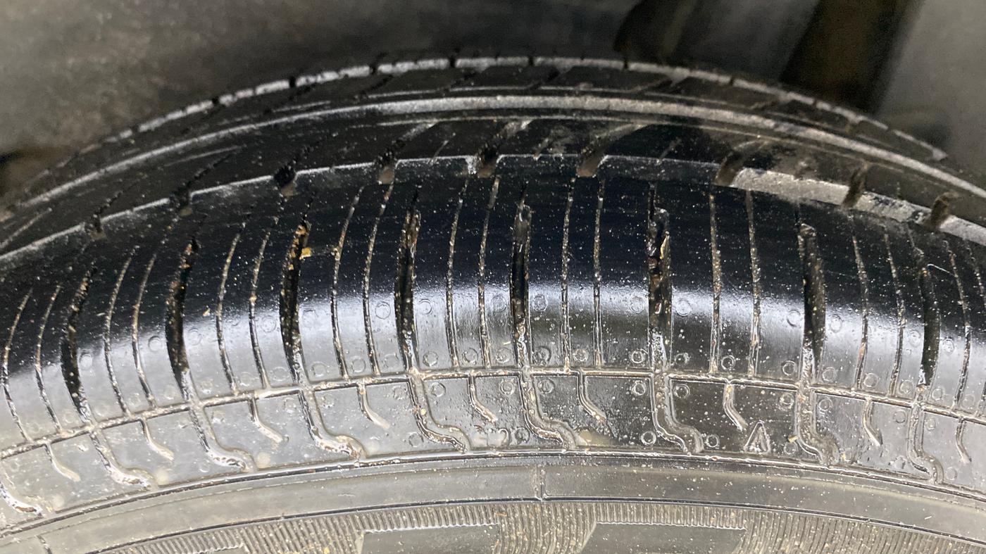 2020 Maruti Dzire VXI, Petrol, Manual, 92,933 km, Left Rear Tyre Tread