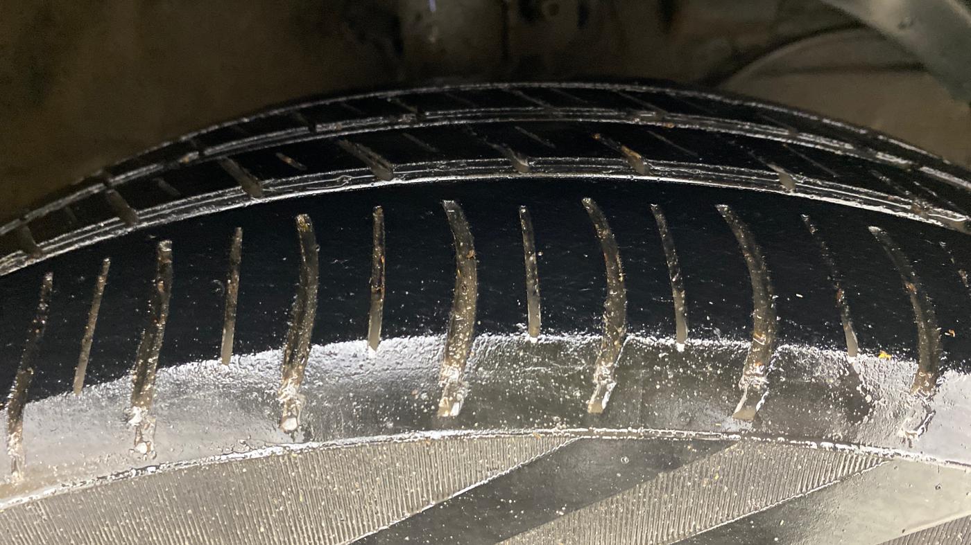 2020 Maruti Dzire VXI, Petrol, Manual, 92,933 km, Right Front Tyre Tread
