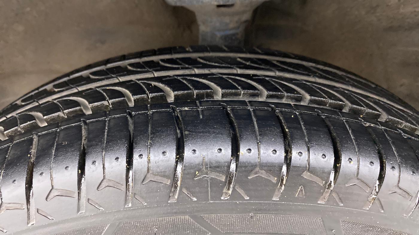 2016 Maruti Wagon R 1.0 VXI, Petrol, Manual, 56,162 km, Left Front Tyre Tread