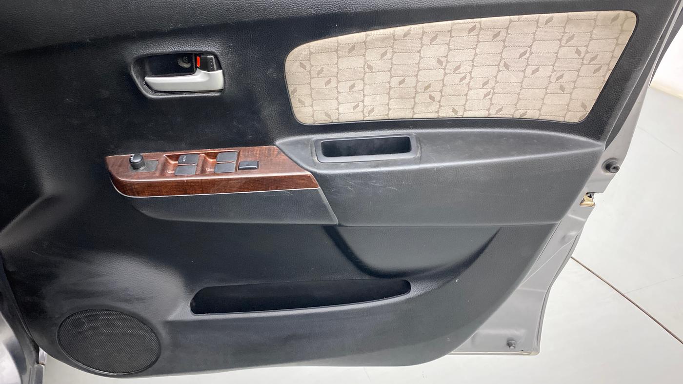 2016 Maruti Wagon R 1.0 VXI, Petrol, Manual, 56,162 km, Driver Side Door Panels Control