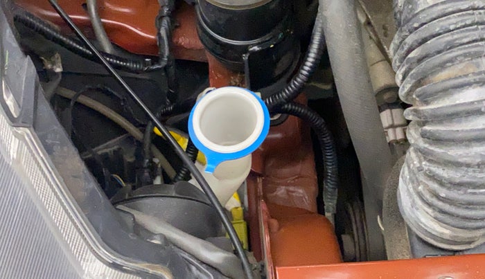 2016 Maruti Ciaz ZXI, Petrol, Manual, 38,484 km, Front windshield - Wiper bottle cap missing