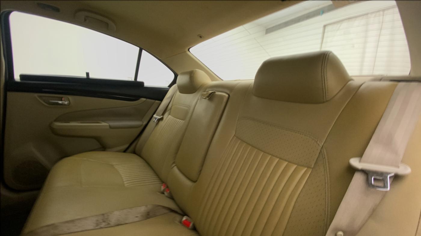 2016 Maruti Ciaz ZXI, Petrol, Manual, 38,484 km, Right Side Rear Door Cabin