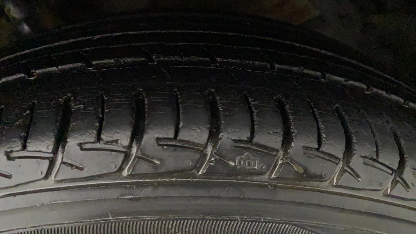 2016 Maruti Ciaz ZXI, Petrol, Manual, 38,484 km, Left Rear Tyre Tread