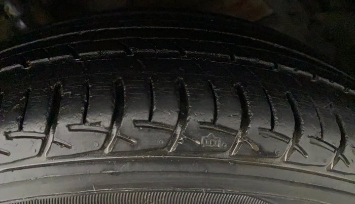 2016 Maruti Ciaz ZXI, Petrol, Manual, 38,484 km, Left Rear Tyre Tread