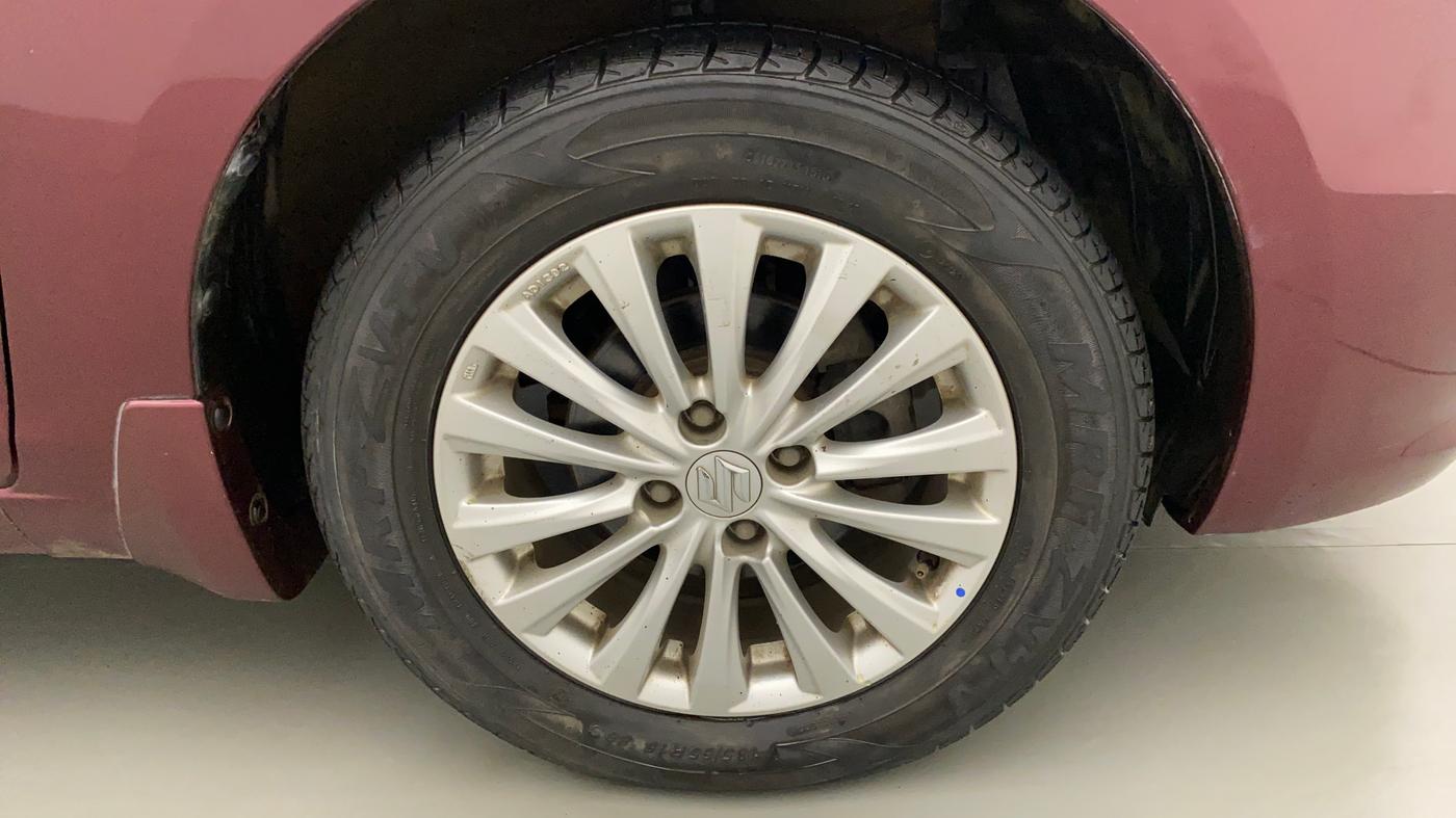 2016 Maruti Ciaz ZXI, Petrol, Manual, 38,484 km, Right Front Wheel