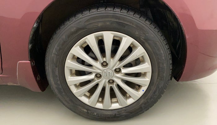 2016 Maruti Ciaz ZXI, Petrol, Manual, 38,484 km, Right Front Wheel