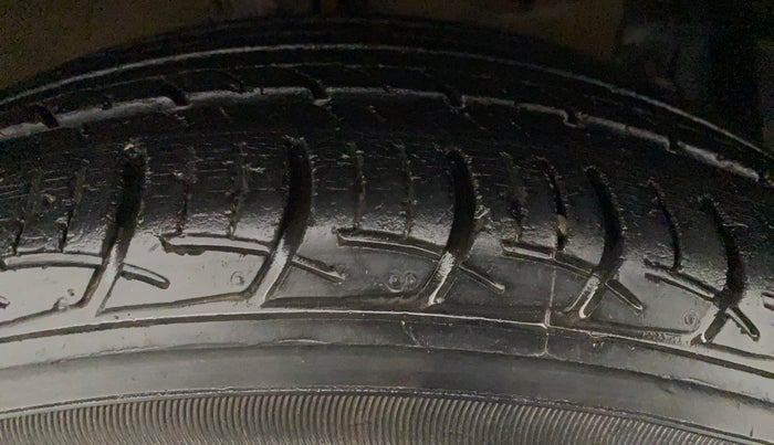 2016 Maruti Ciaz ZXI, Petrol, Manual, 38,484 km, Right Front Tyre Tread