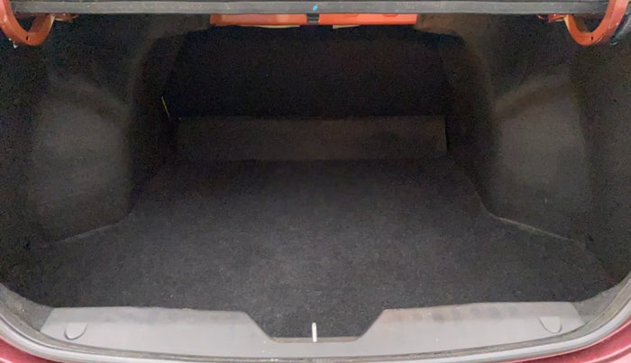 2016 Maruti Ciaz ZXI, Petrol, Manual, 38,484 km, Boot Inside