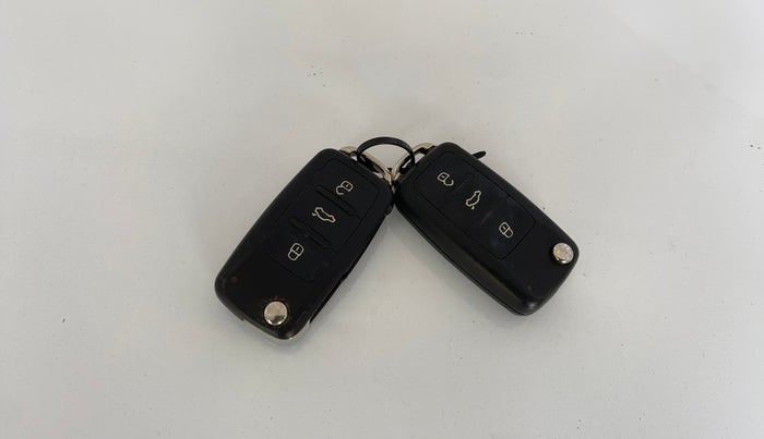 2016 Volkswagen Ameo HIGHLINE1.2L, Petrol, Manual, 29,049 km, Key Close Up