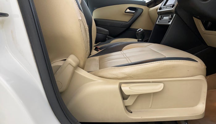 2016 Volkswagen Ameo HIGHLINE1.2L, Petrol, Manual, 29,049 km, Driver Side Adjustment Panel