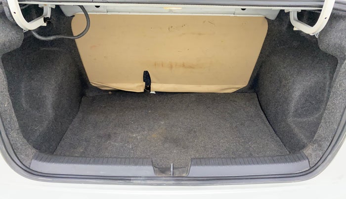 2016 Volkswagen Ameo HIGHLINE1.2L, Petrol, Manual, 29,049 km, Boot Inside