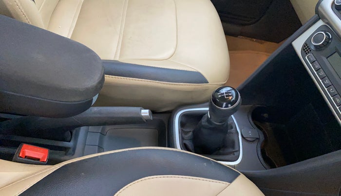 2016 Volkswagen Ameo HIGHLINE1.2L, Petrol, Manual, 29,049 km, Gear Lever