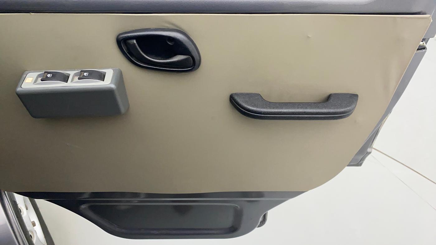 2019 Maruti Eeco 5 STR CNG WITH AC PLUSHTR, CNG, Manual, 34,890 km, Driver Side Door Panels Control