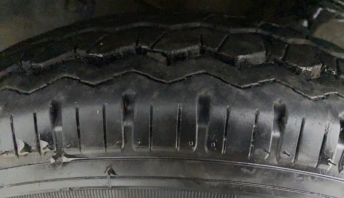 2019 Maruti Eeco 5 STR CNG WITH AC PLUSHTR, CNG, Manual, 34,890 km, Right Rear Tyre Tread
