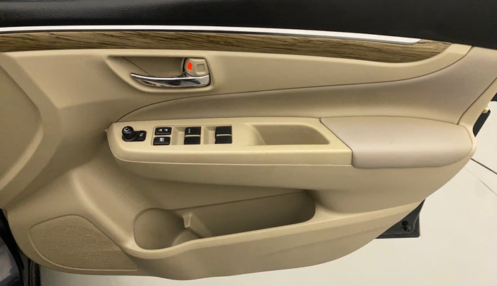 2019 Maruti Ciaz ALPHA  AT 1.5 SHVS PETROL, Petrol, Automatic, 66,269 km, Driver Side Door Panels Control