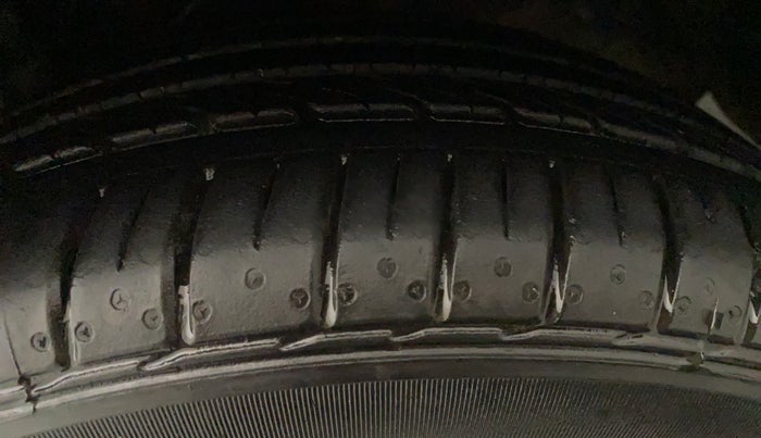 2019 Maruti Ciaz ALPHA  AT 1.5 SHVS PETROL, Petrol, Automatic, 66,269 km, Left Rear Tyre Tread