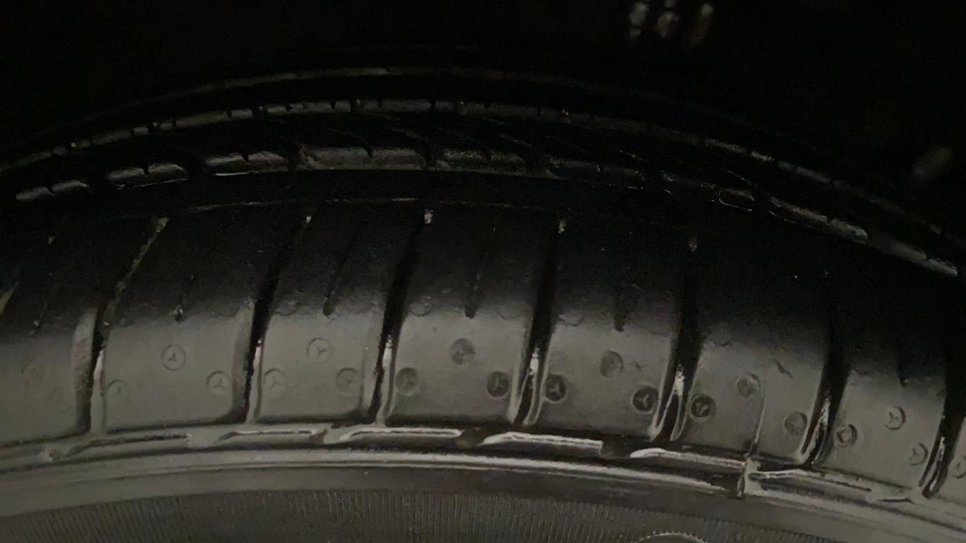 2019 Maruti Ciaz ALPHA  AT 1.5 SHVS PETROL, Petrol, Automatic, 66,269 km, Right Rear Tyre Tread