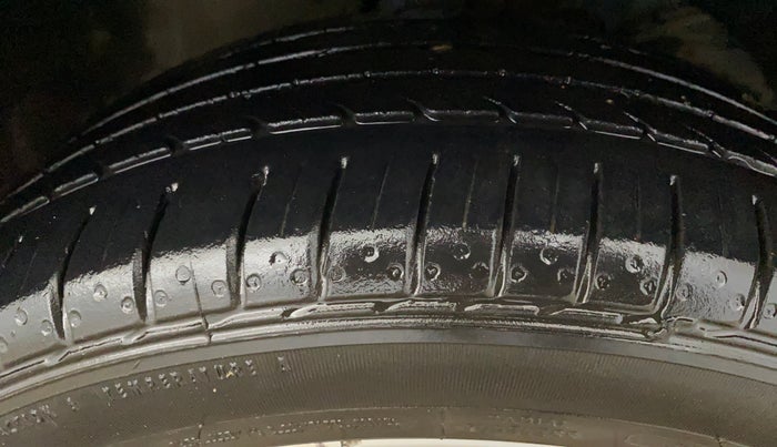 2017 Maruti Baleno ZETA CVT PETROL 1.2, Petrol, Automatic, 84,157 km, Right Front Tyre Tread