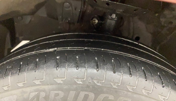2015 Honda City 1.5L I-VTEC S MT, Petrol, Manual, 1,04,201 km, Left Front Tyre Tread