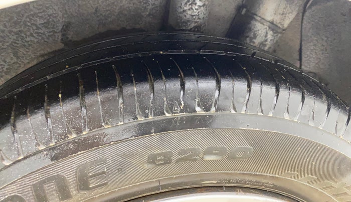 2016 Hyundai Grand i10 SPORTZ 1.2 KAPPA VTVT, CNG, Manual, 68,269 km, Left Rear Tyre Tread