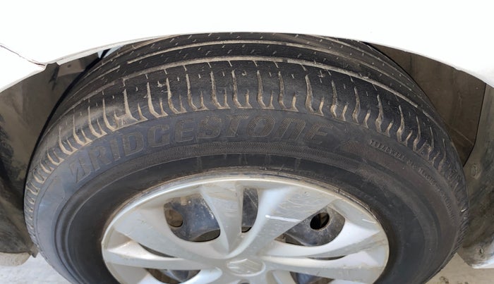 2020 Maruti Swift VXI AMT, Petrol, Automatic, 36,637 km, Left Front Tyre Tread