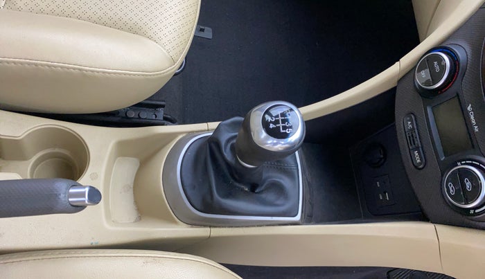 2017 Hyundai Verna 1.6 VTVT SX O, Petrol, Manual, 50,266 km, Gear Lever