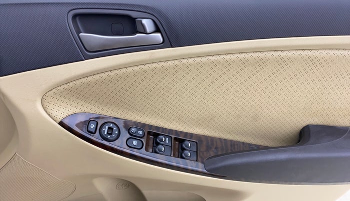 2017 Hyundai Verna 1.6 VTVT SX O, Petrol, Manual, 50,266 km, Driver Side Door Panels Control