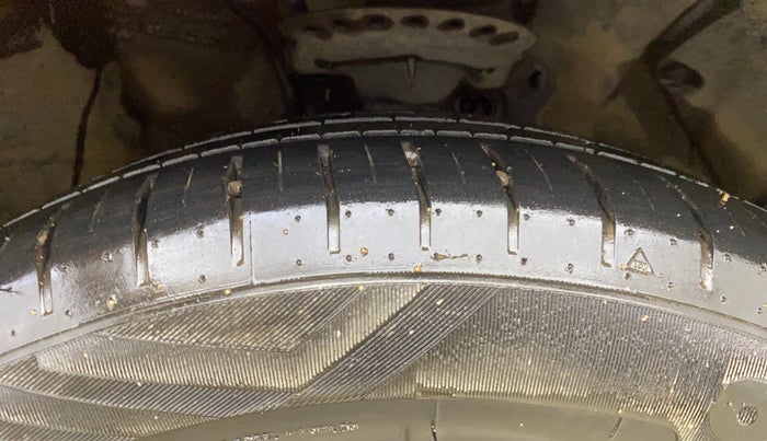 2017 Hyundai Verna 1.6 VTVT SX O, Petrol, Manual, 50,266 km, Right Front Tyre Tread