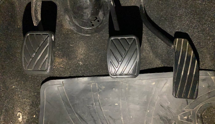 2016 Maruti Wagon R Stingray VXI, Petrol, Manual, 93,873 km, Pedals