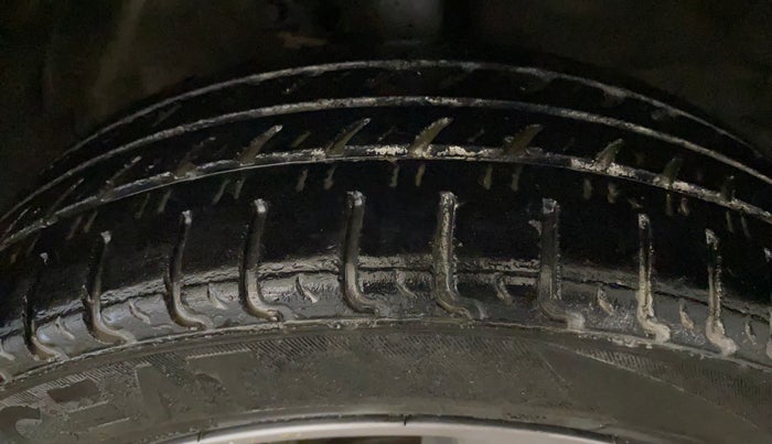 2016 Maruti Wagon R Stingray VXI, Petrol, Manual, 93,873 km, Right Front Tyre Tread