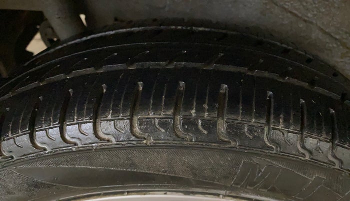 2016 Maruti Wagon R Stingray VXI, Petrol, Manual, 93,873 km, Right Rear Tyre Tread