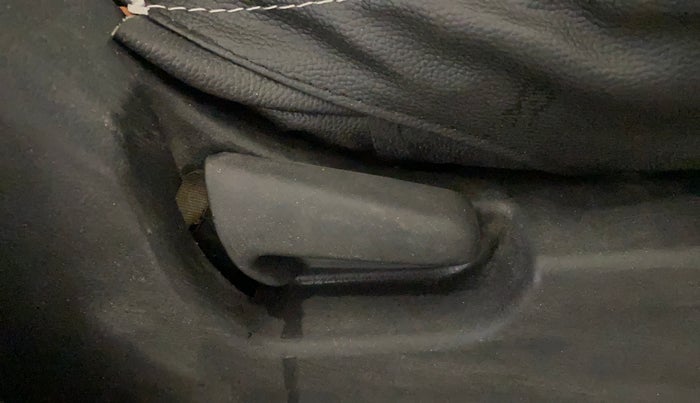 2016 Maruti Wagon R Stingray VXI, Petrol, Manual, 93,873 km, Driver Side Adjustment Panel