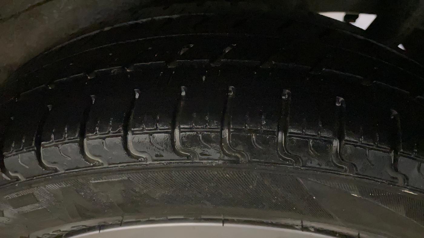 2016 Maruti Wagon R Stingray VXI, Petrol, Manual, 93,873 km, Left Rear Tyre Tread