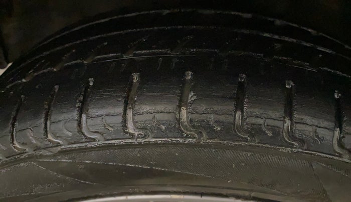 2016 Maruti Wagon R Stingray VXI, Petrol, Manual, 93,873 km, Left Front Tyre Tread