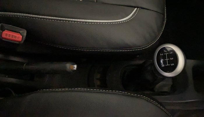2016 Maruti Wagon R Stingray VXI, Petrol, Manual, 93,873 km, Gear Lever