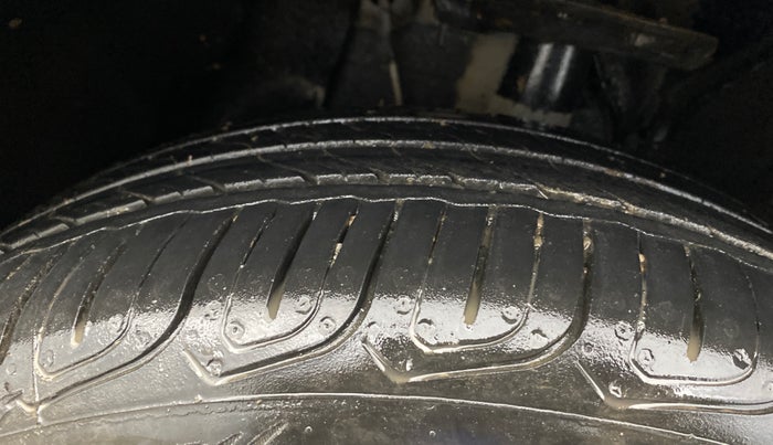 2022 Tata ALTROZ XZ PLUS PETROL DARK EDITION, Petrol, Manual, 38,738 km, Right Front Tyre Tread