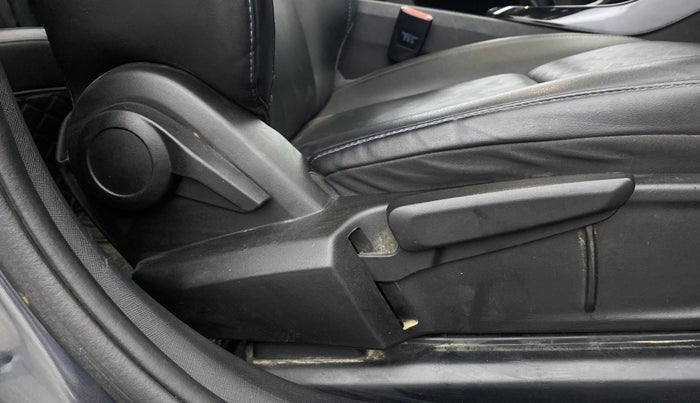 2022 Tata ALTROZ XZ PLUS PETROL DARK EDITION, Petrol, Manual, 38,738 km, Driver Side Adjustment Panel