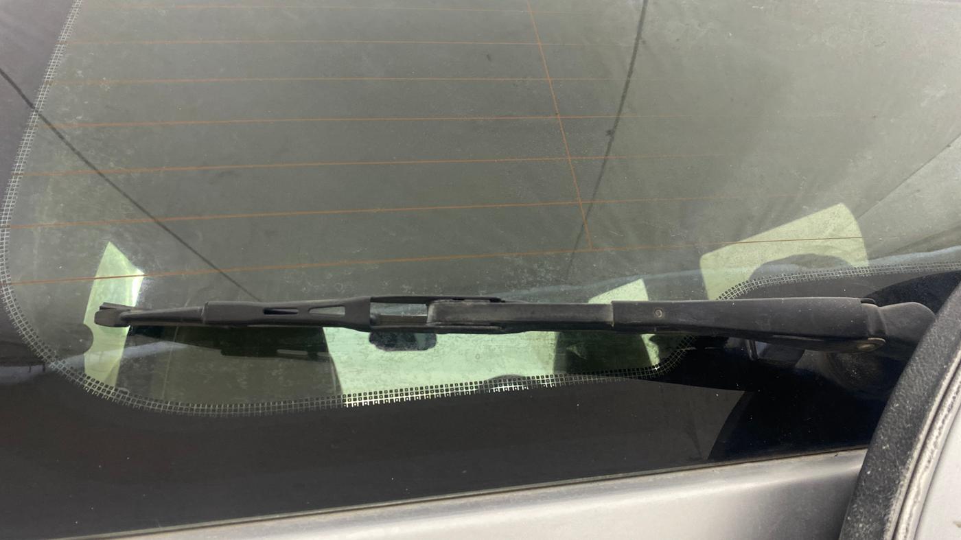 2015 Mahindra TUV300 T8, Diesel, Manual, 96,355 km, Rear Wiper