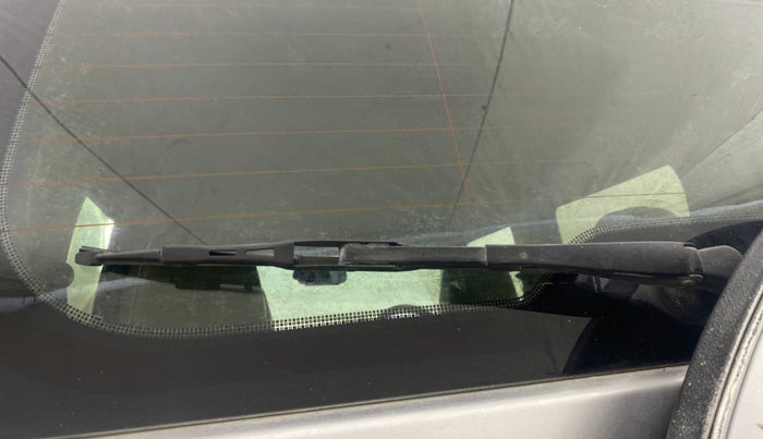 2015 Mahindra TUV300 T8, Diesel, Manual, 96,628 km, Rear Wiper