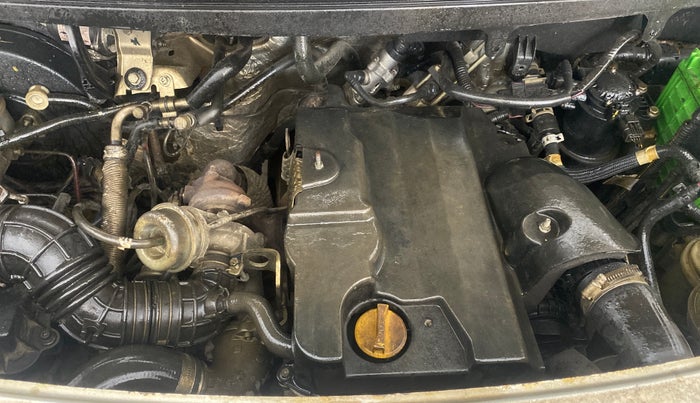 2015 Mahindra TUV300 T8, Diesel, Manual, 96,628 km, Engine View